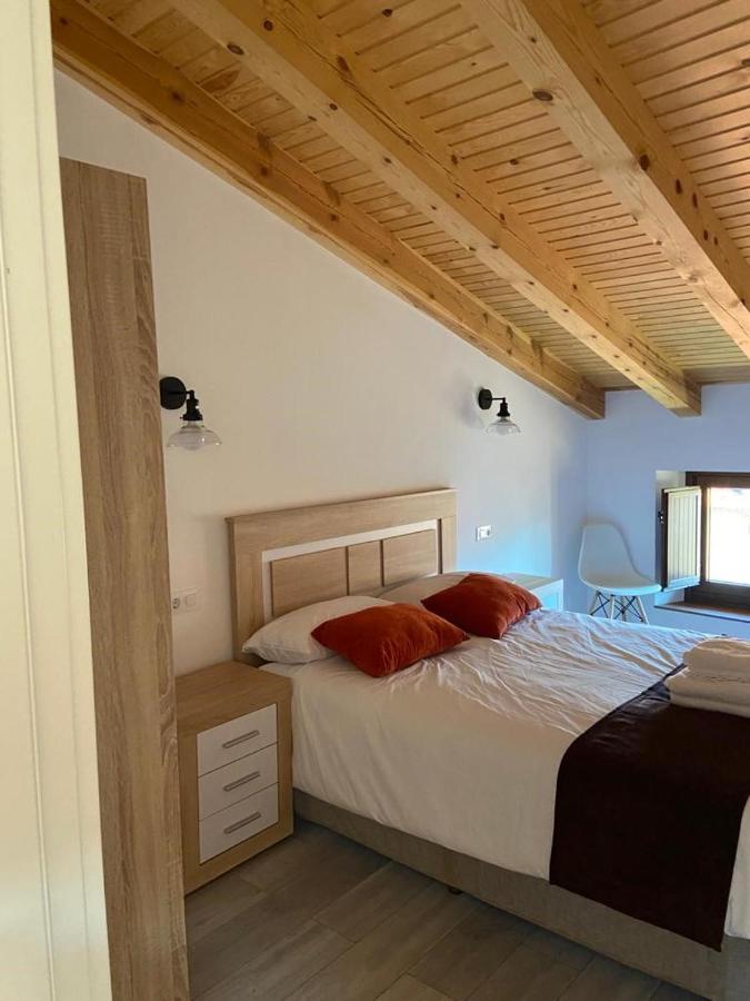 Apartamentos Rurales La Plaza 2 Duruelo de la Sierra Exterior photo